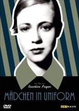 Mädchen in Uniform